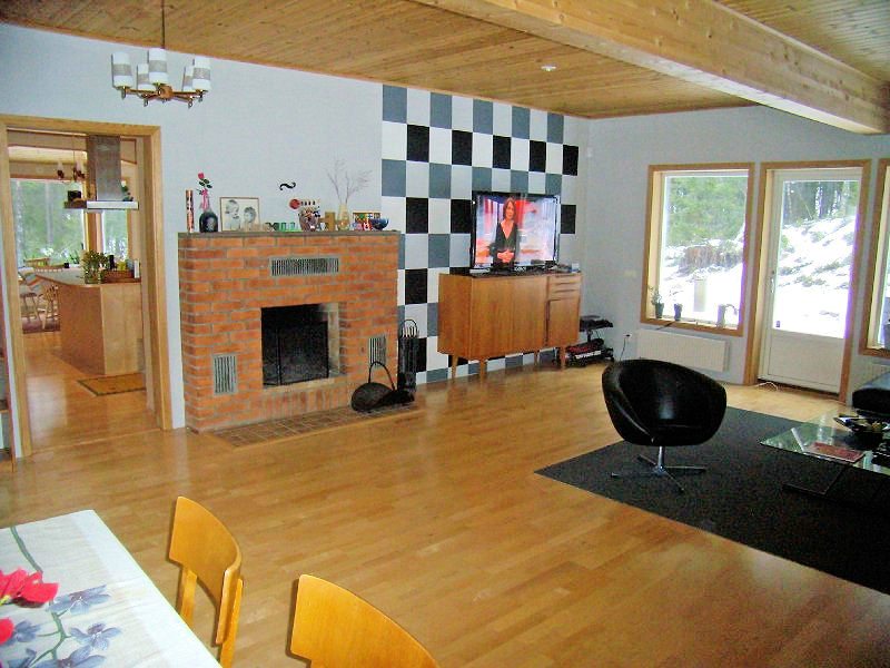 Hier befindet sich auch ein gemütlicher Steinkamin Galeriebild Björkeborg - Repräsentative Schwedenvilla am Ende eines Stichweges mit unverbaubaren Seeblick über den See Kroksjön!