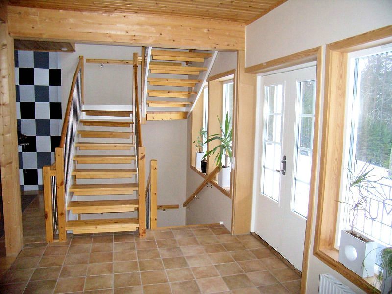 Bitte folgen Sie uns ins OG Galeriebild Björkeborg - Repräsentative Schwedenvilla am Ende eines Stichweges mit unverbaubaren Seeblick über den See Kroksjön!