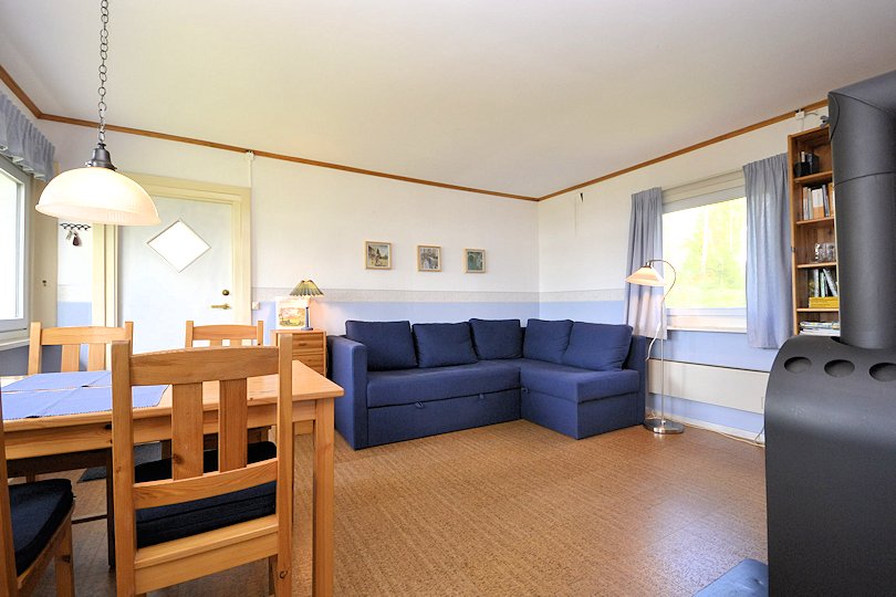 Sitzecke Wohnzimmer.... Galeriebild Trollstigen. Wunderbares und supergut renoviertes Ferienhaus nahe am See Rinkabysjön - nur 15 m von der Wasserkante!