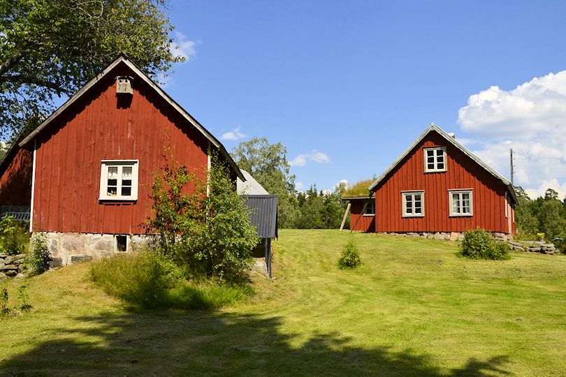 Schwedische Lebensfreude pur - auf diesem herrlichen Anwesen Galeriebild "Sutarebo" - idyllischer Waldhof mit einer langen Historie von 1890 in wunderbarer und schön einsamer Lage. Ein Juwel!