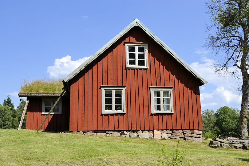 ....seit 1890! Willkommen im Leben. An diesem Platz sollen noch viele weitere Generatonen ihr Zuhause finden Galeriebild "Sutarebo" - idyllischer Waldhof mit einer langen Historie von 1890 in wunderbarer und schön einsamer Lage. Ein Juwel!