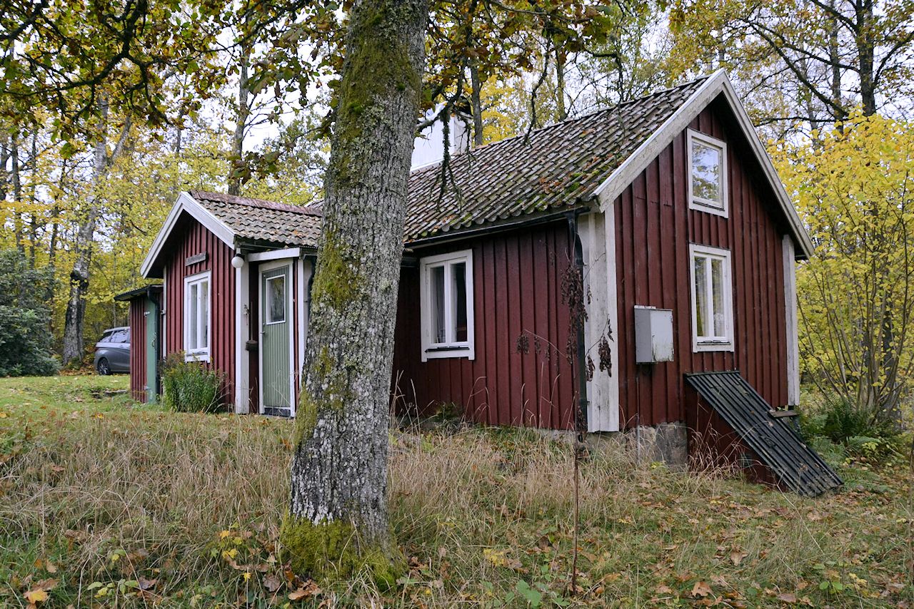 Galeriebild Strömma Kvarn - Klassische Waldkate. Früheres Müllerhaus nahe den eindrucksvollen Seen UNNEN und BOLMEN. Schön wertvolle Lage!