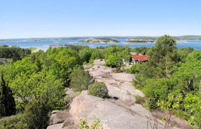 Schweden Immobilien - Meergrundstück mit eigenem Strand