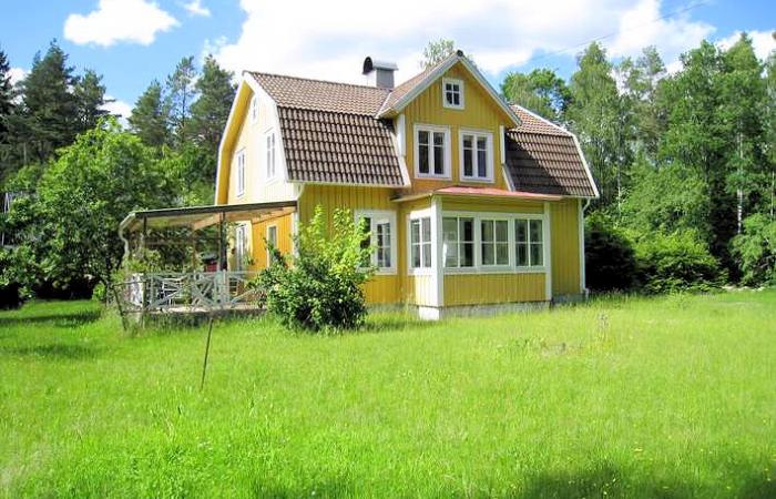 Schweden Immobilien - Schwedenvilla Lummemåla in idyllischer Mischwaldlage