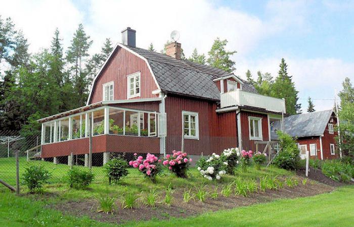 Schweden Immobilien - Waldhof "Väse Sågen". Wunderbares Waldanwesen mit der Möglichkeit,  einer zukünftigen Stromerzeugung durch Wasserkraft am Areal