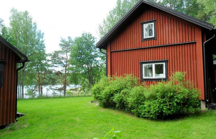 Schweden Immobilien - Stilistisch gelungenes Torpgebäude in Topzustand. Ein entzückendes Immobilienangebot am See Åstjärnen, Värmland
