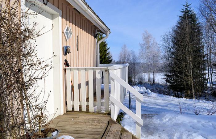 Schweden Immobilien - Grundsolide und eindrucksvoll, so zeigt sich "Rösarp" - unsere Schwedenvilla nahe See Kalvsjön