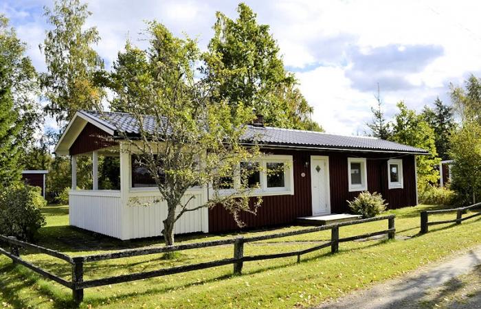 Schweden Immobilien - Trollstigen. Wunderbares und supergut renoviertes Ferienhaus nahe am See Rinkabysjön - nur 15 m von der Wasserkante!