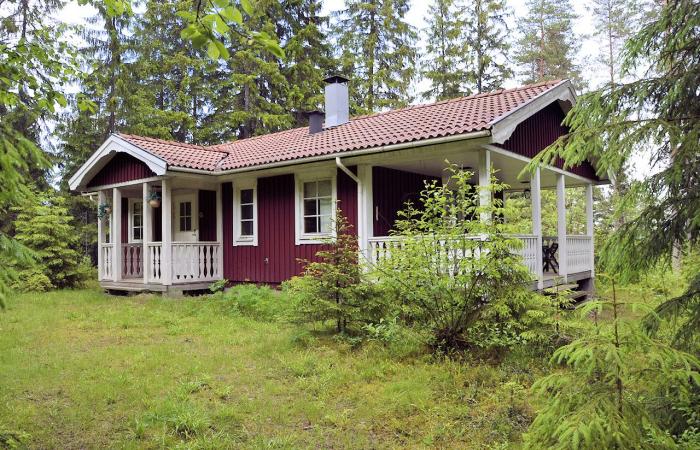 Schweden Immobilien - Mulseryd - modernes Ferienhaus in gemütlicher Nadelwaldlage und Seenähe. Hier werden Sie sich absolut wohlfühlen!