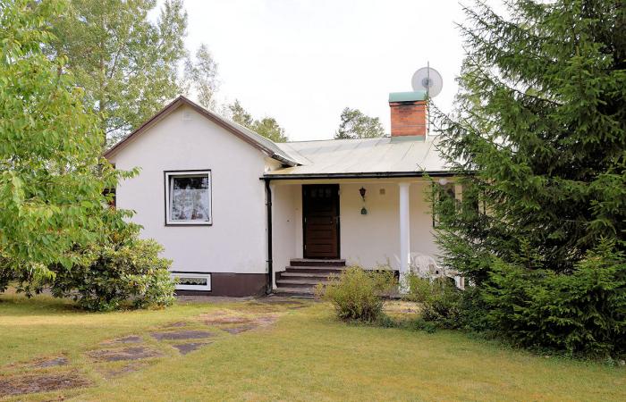Schweden Immobilien - Alstermo - Anmutiges Ferien- + Permanentwohnhaus am Rande der kleinen Ortschaft Alstermo im Herzen von Småland