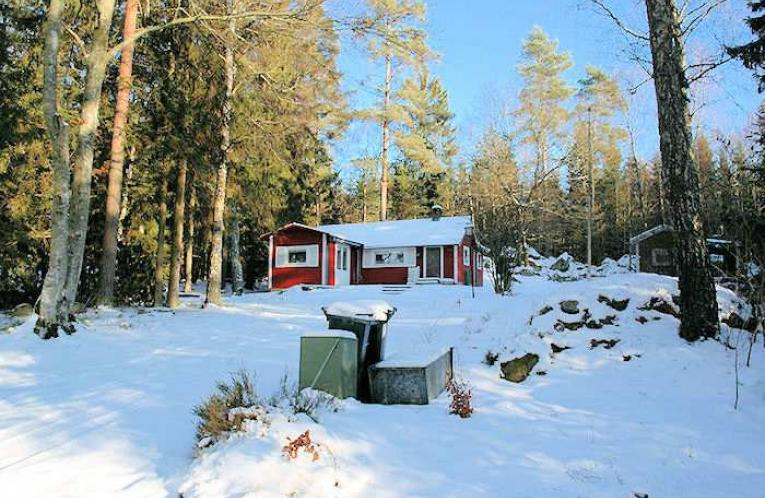 Schweden Immobilien - Ferienhaus am See in Brunkelstorp 