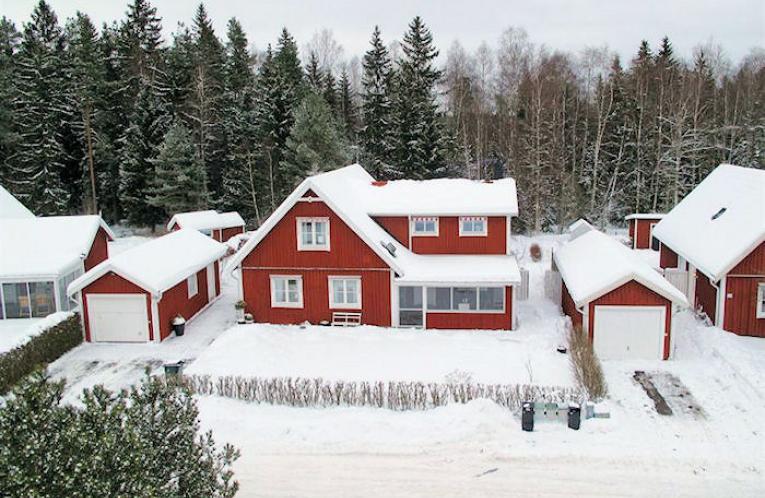 Schweden Immobilien - Kommen Sie in das Seenparadies nach "Rottne". In ein nettes Dorf in Smaland