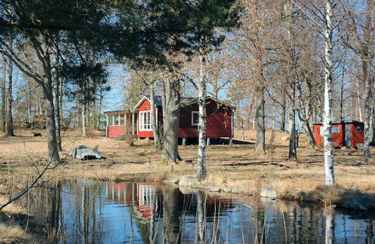 Schweden Immobilien - Sommerhaus Fålaboda 9 direkt am See Åsnen / Småland