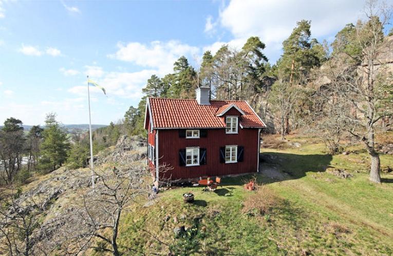 Schweden Immobilien - Ehemaliges Magazingebäude nahe Gamleby und Ostseeküste