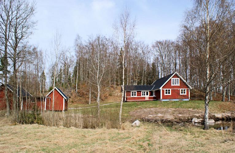 Schweden Immobilien - Großes Wohnhaus in Hässlelycke