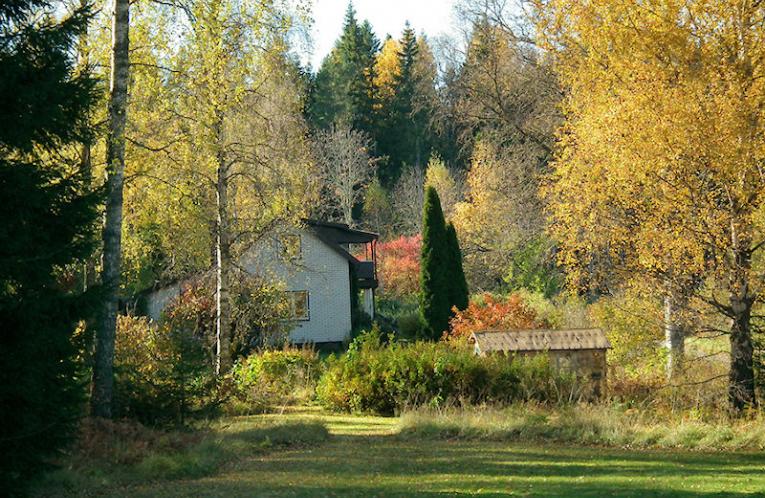 Schweden Immobilien - Kleines Hüttendorf, kleine Ferienanlage nahe Lyrestad und Götakanal. Einfach nett!