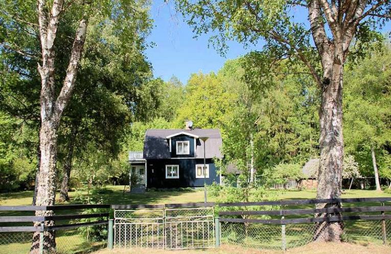 Schweden Immobilien - Bränntorp - solides Wohnhaus in schöner ländlicher Lage mit nur ausgestreuter Nachbarschaft