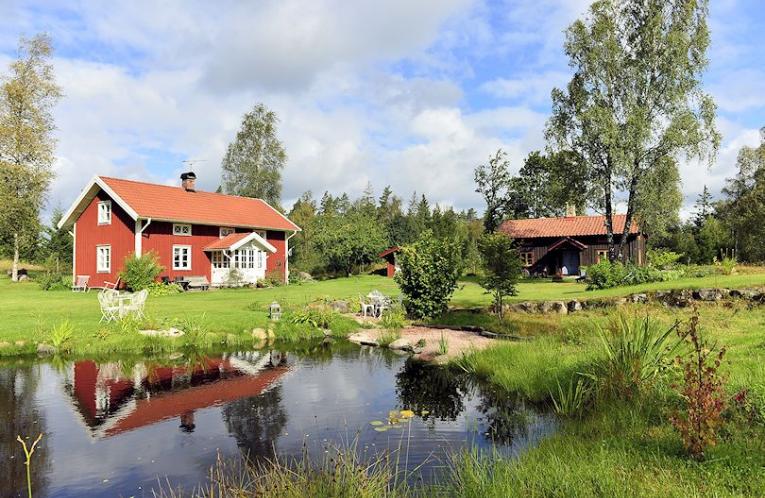 Schweden Immobilien - Björket - Pitoresker Waldhof in malerischer Einzellage aus dem 17. + 18. Jahrhundert. Ein besonderer Immobilientraum am Rande der Wildnis! Schweden Immobilien - Björket - Pitoresker Waldhof in malerischer Einzellage aus dem 17. + 18. Jahrhundert. Ein besonderer Immobilientraum am Rande der Wildnis!