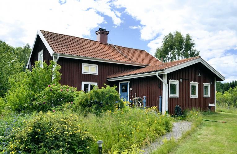 Schweden Immobilien - Granebo - wunderbarer Freizeit- und privater Familienhof in den Tiefen småländer Urnatur. Herrliche Einzellage für Individualisten!