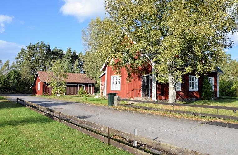 Schweden Immobilien - Järnforsen - modern trifft alt. Wer auch im Urlaub nicht auf  Komfort verzichten möchte und trotzdem den Scharm alter schwedischer Häuser sucht, hat es hier gefunden!