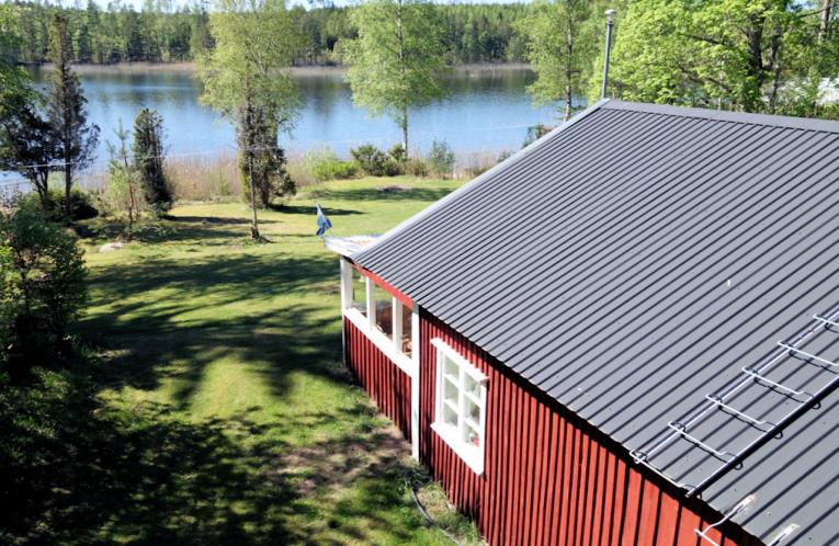 Schweden Immobilien - Paukenschlag am See Unden! 24.000 m² Märchenwaldatmosphäre in malerischer Wasserlage! Ein überwältigendes Ereignis....